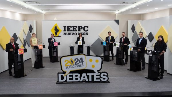 ADRIÁN DE LA GARZA DEBATE