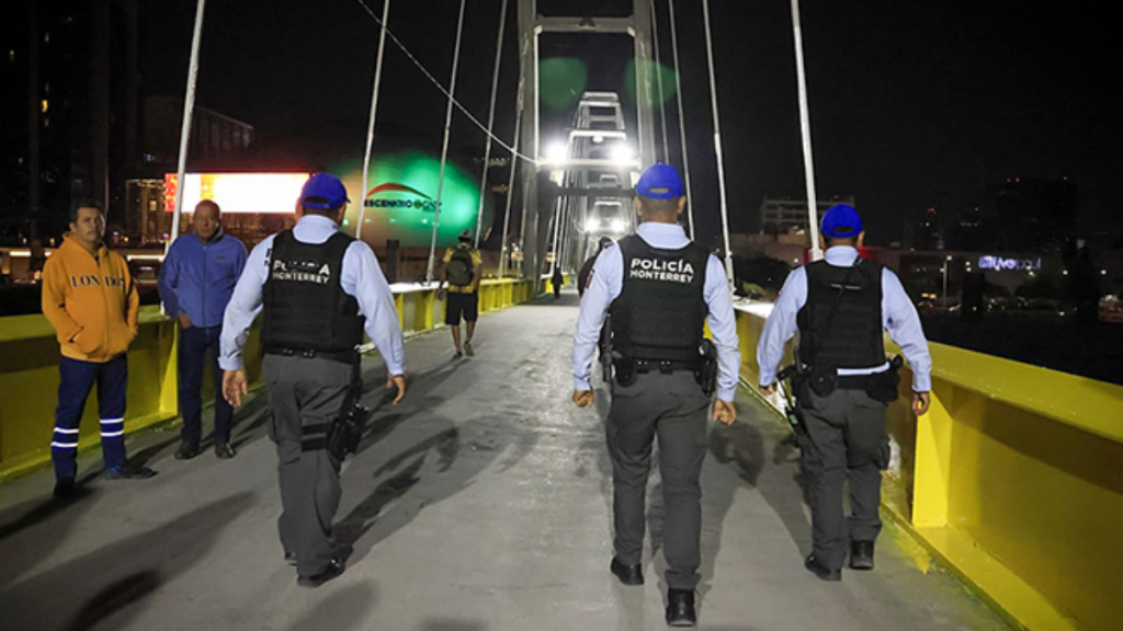 Monterrey mejora imagen del Puente del Papa con "Sendero Seguro".