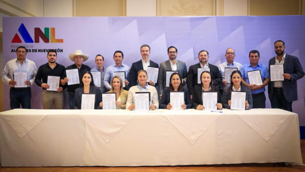 Alcaldes de Nuevo León exigen respeto a la autonomía y planeación financiera de los municipios.