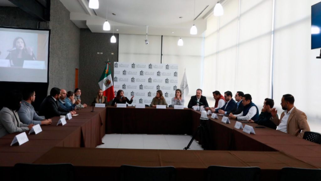 Adrián de la Garza pide consenso entre Ejecutivo y Legislativo para el Presupuesto 2025.